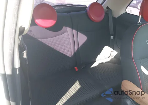 2016 Fiat 500 Easy z USA, uszkodzony, nr VIN 3C3CFFKR6GT174473